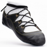 Scottish Highland Dance Pumps Style – Highland Gold<br>
Excellent competition pump<br>
Three fingers instead of Four<br>
Arch lasted to help accentuate the point and hug the arch<br>
Soft black leather upper<br>
Whole cut with no front seam and loop<br>
Extra eyelet at the ankle for better support<br>
Gold eyelets and stitching<br>
Soft and flexible Chrome suede sole unit<br>
Noene Shock dispersion technology absorbing 98% of impact<br>
Handmade in Scotland